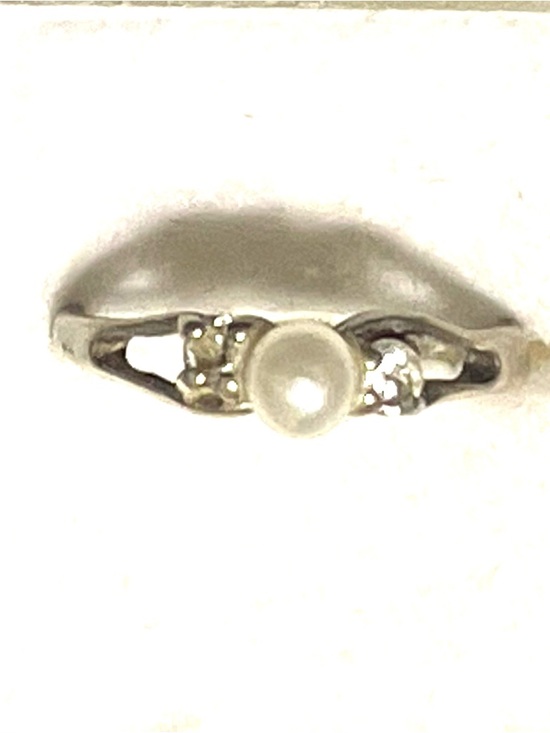 Jewelry - Sweet Sterling Pearl Ring sz 4